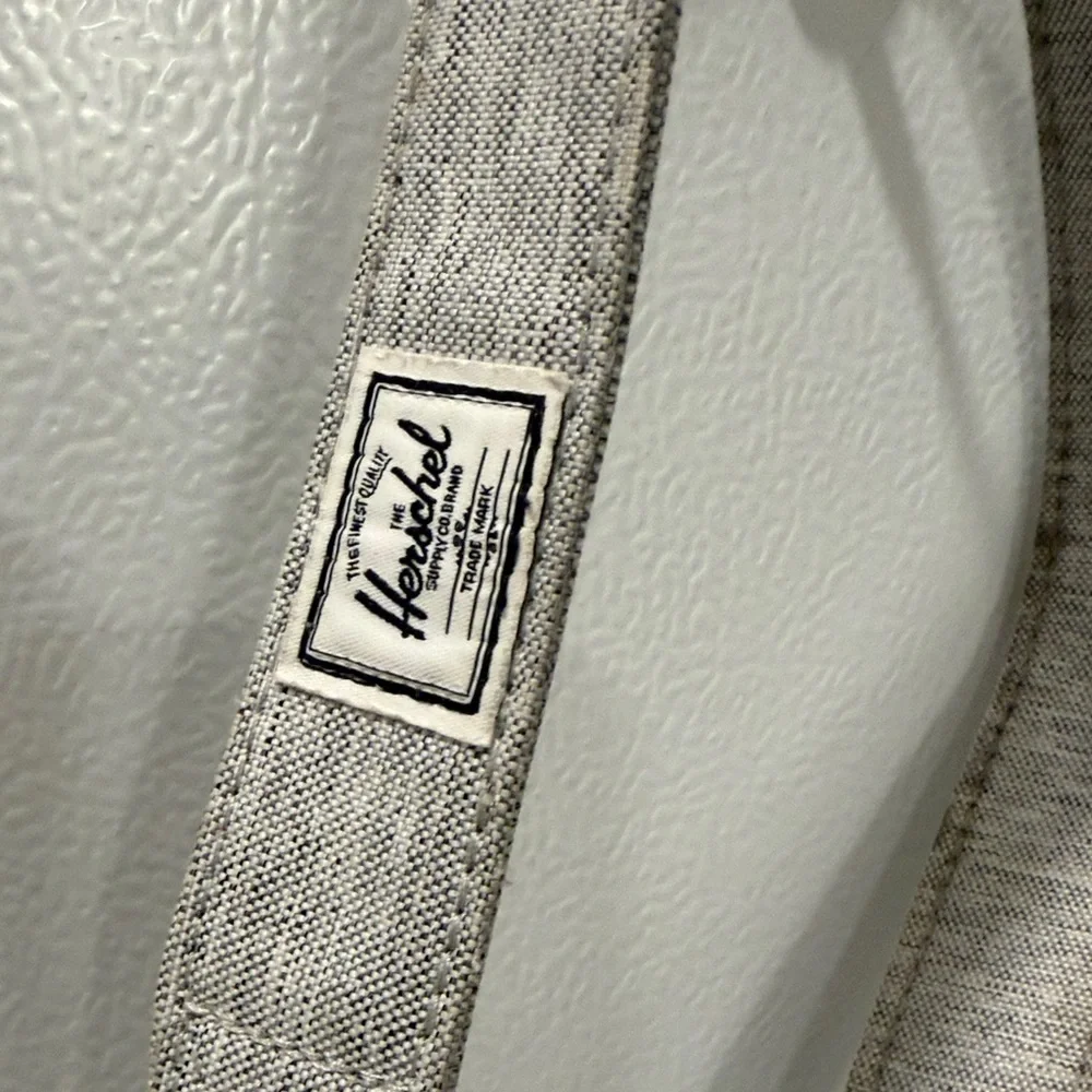 Herschel Supply Company Sinclair Crossbody - Picture 5 of 8